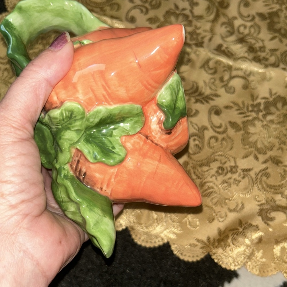 VintageTeapot Hand Painted Carrots 🥕 Teapots so Beautiful - Picture 10 of 13